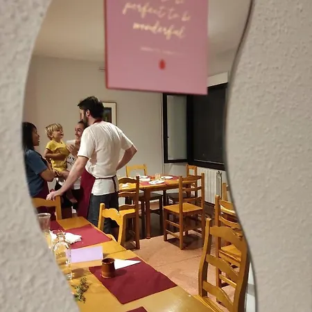 Taberna Municipal De Hostel Ages