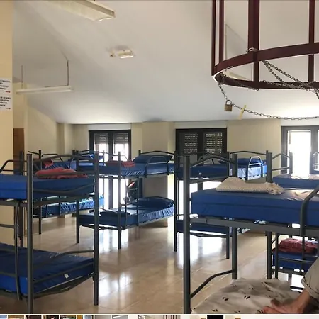 Taberna Municipal De Hostel Ages
